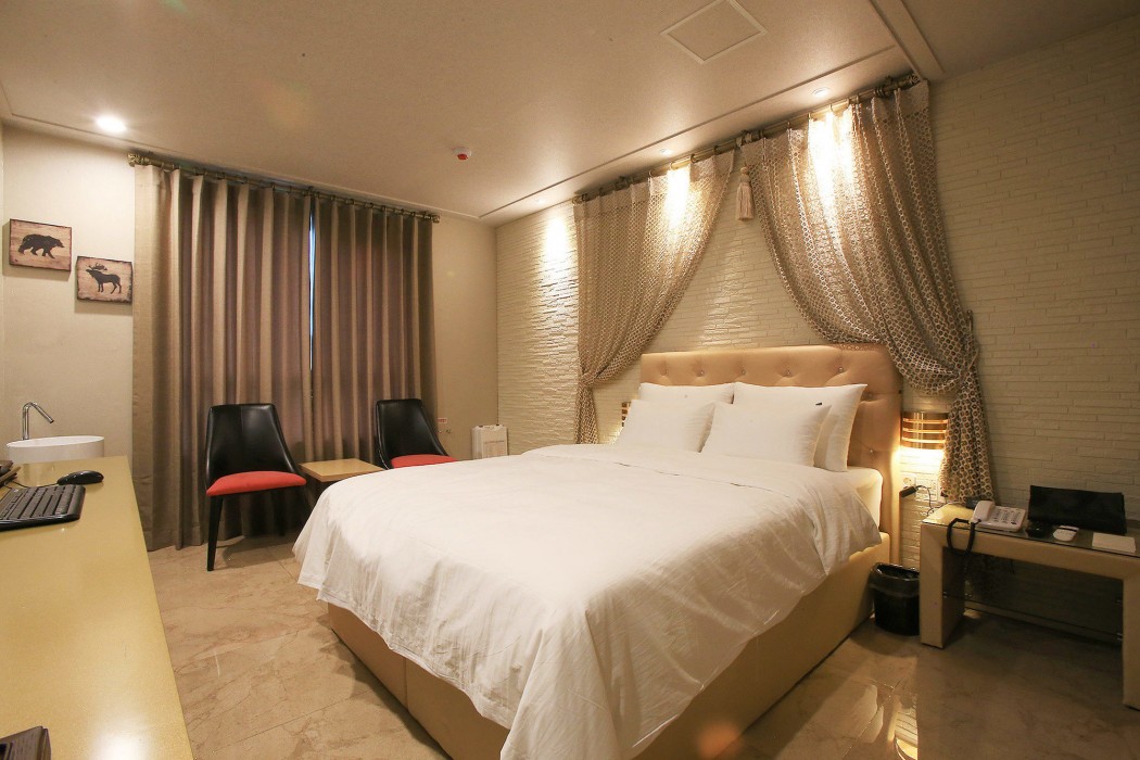 Urban Hotel Golf Shillim 23/68