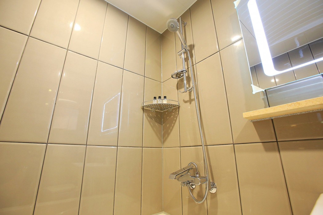Urban Hotel Golf Shillim 16/68