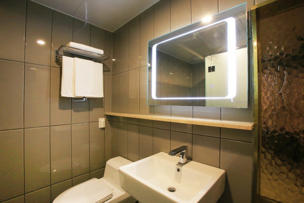 Urban Hotel Golf Shillim 26/68