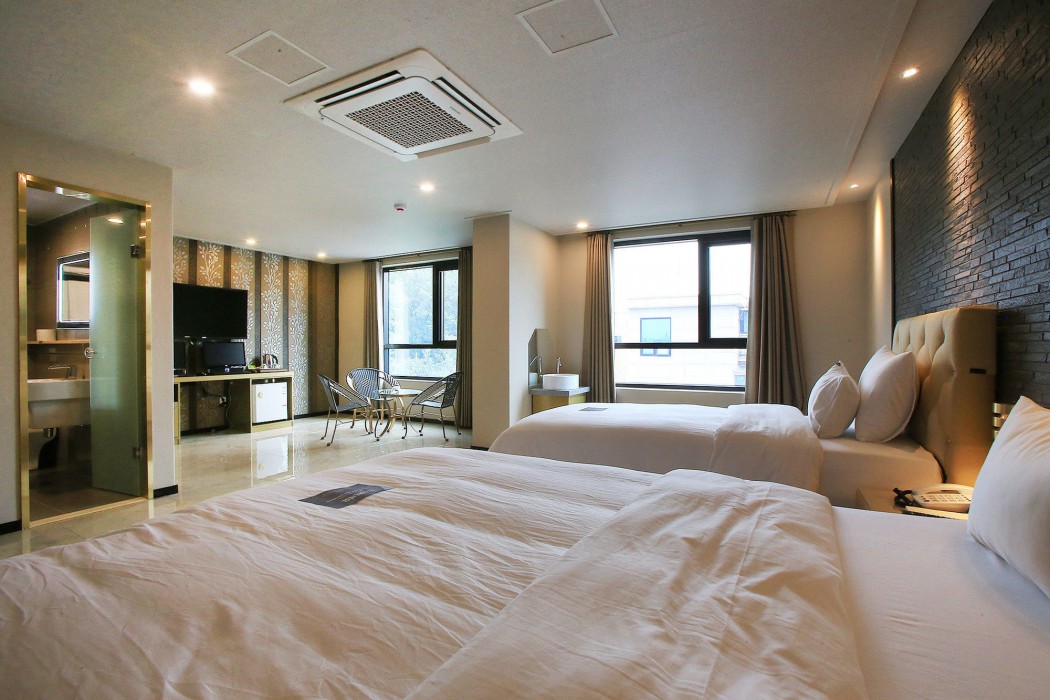 Urban Hotel Golf Shillim 33/68