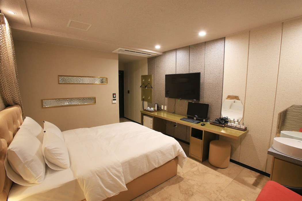 Urban Hotel Golf Shillim 42/68