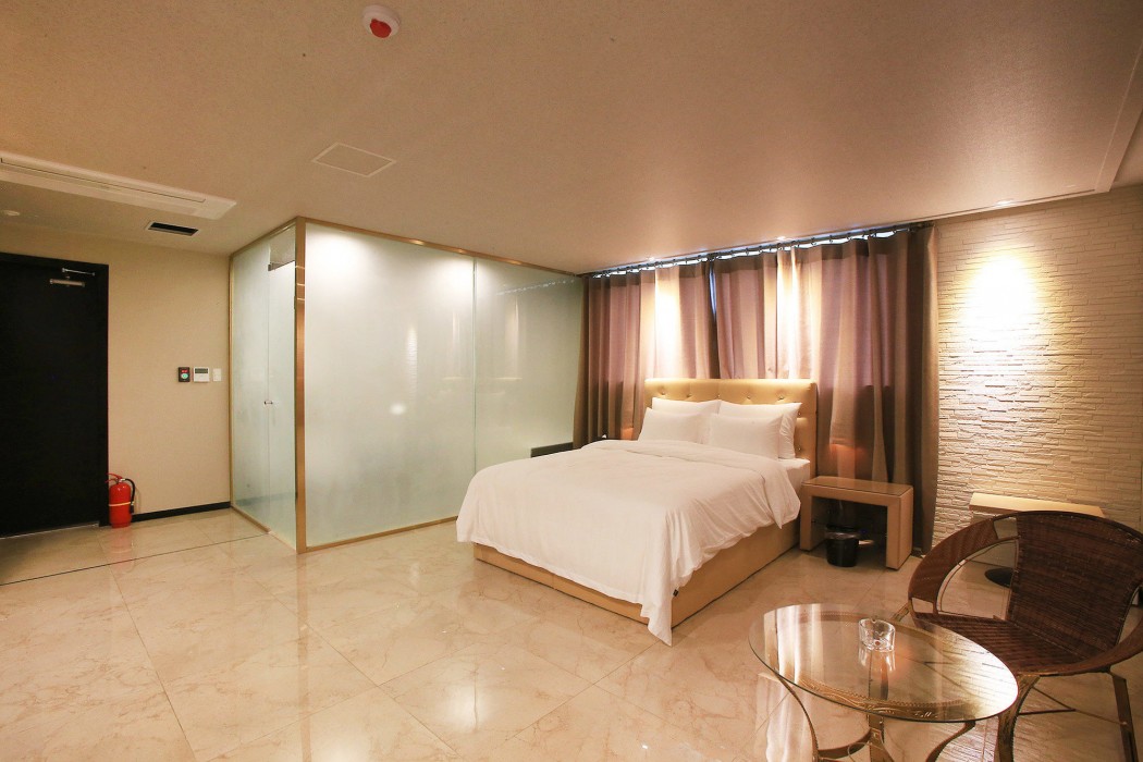 Urban Hotel Golf Shillim 34/68