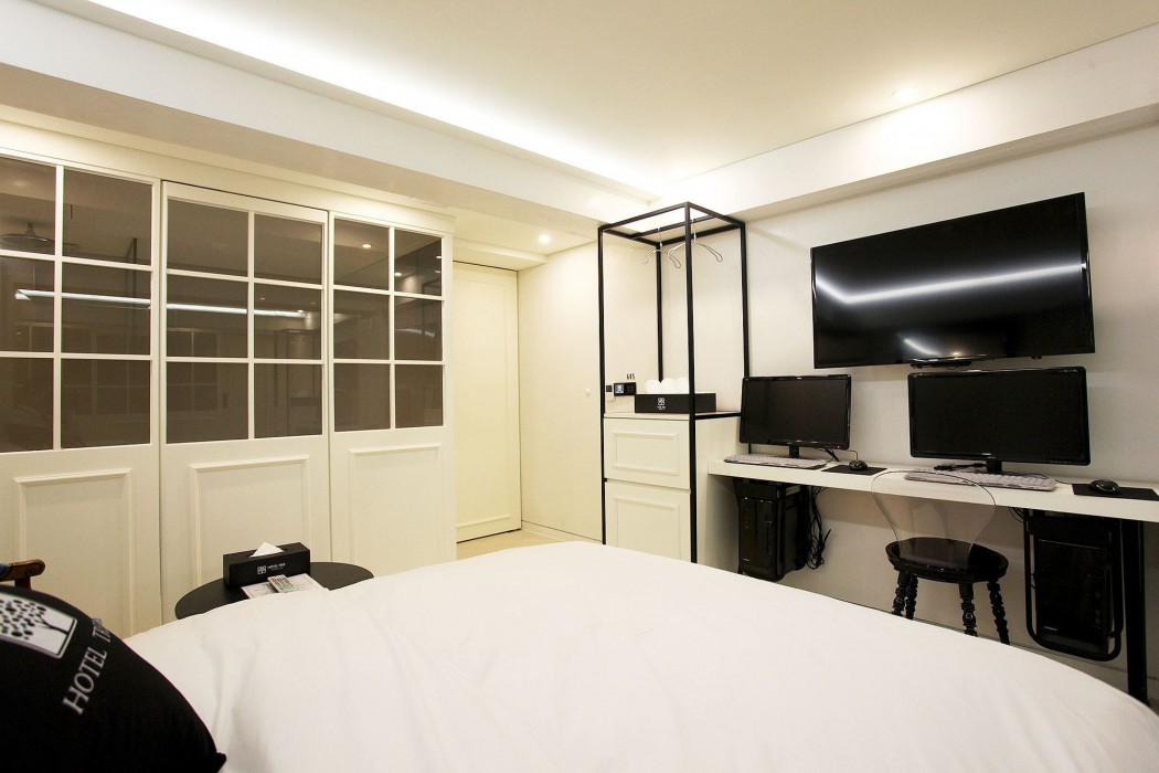 Wol Hotel 43/76