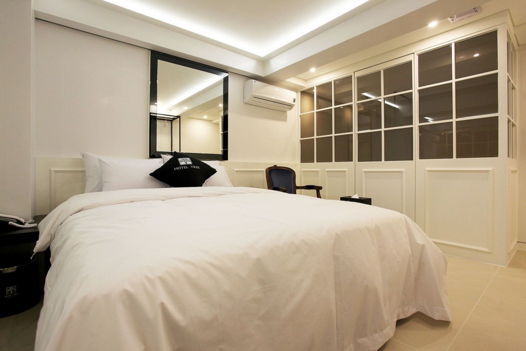 Wol Hotel 26/76