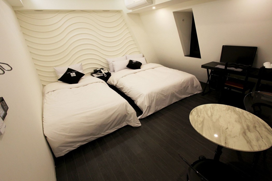 Wol Hotel 38/76