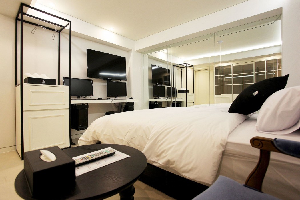 Wol Hotel 20/76