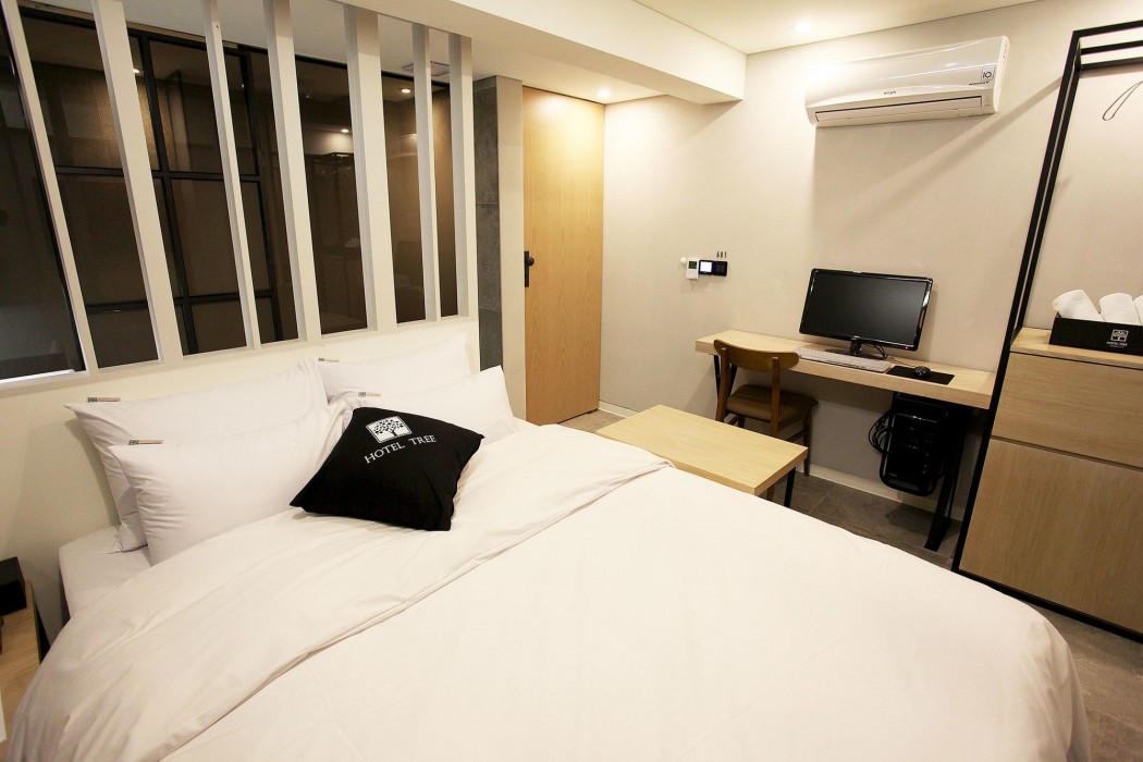 Wol Hotel 29/76