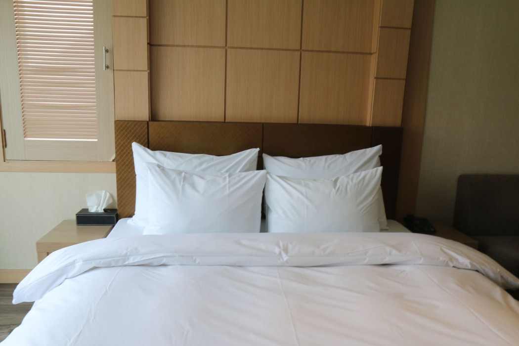 Riverland Hotel 8/30