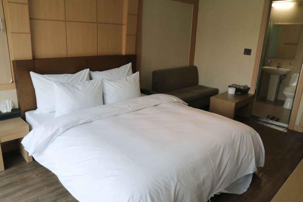 Riverland Hotel 6/30