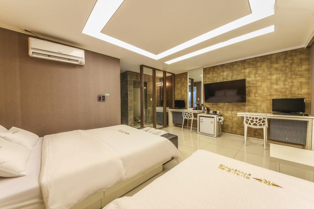 Richi Hotel 65/78
