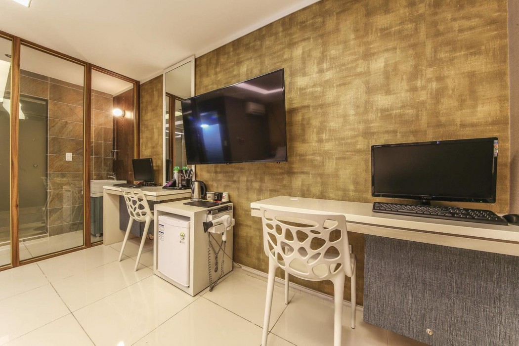 Richi Hotel 58/78