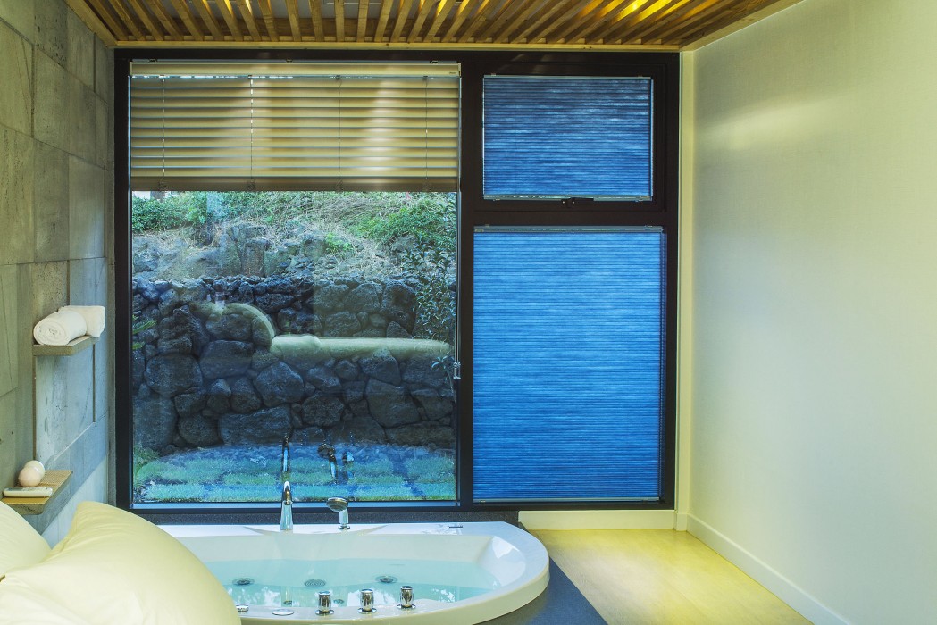 Jeju Dam Spavill 48/77