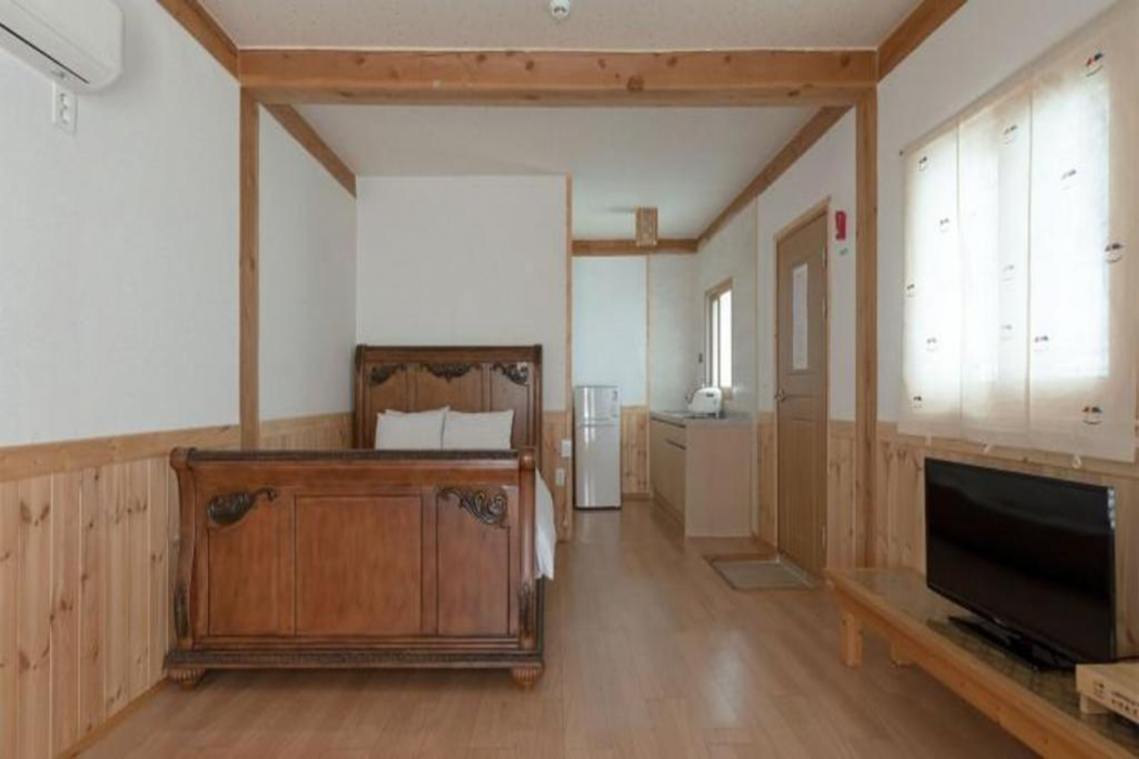 Gyeongju Hanok Pen Town Pension 19/52