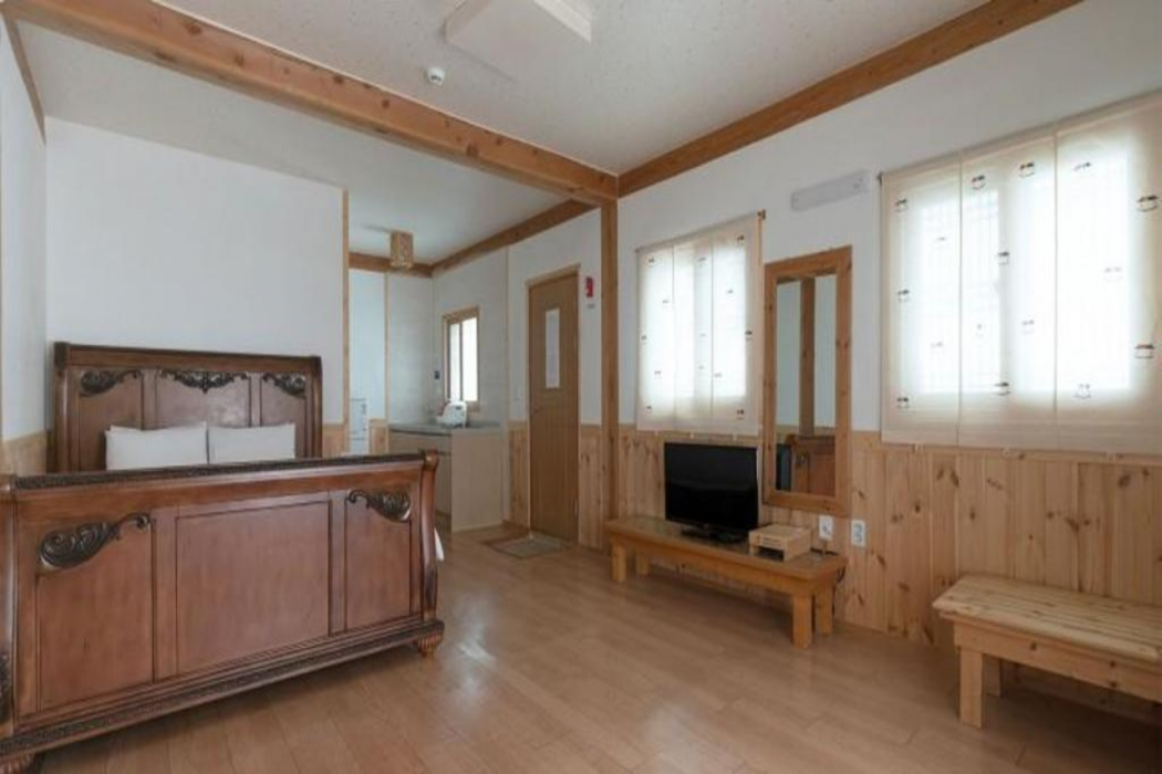 Gyeongju Hanok Pen Town Pension 23/52