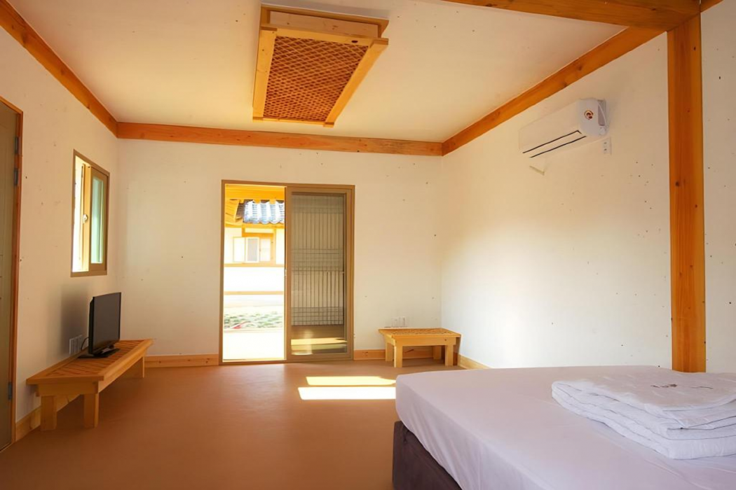 Gyeongju Hanok Pen Town Pension 17/52