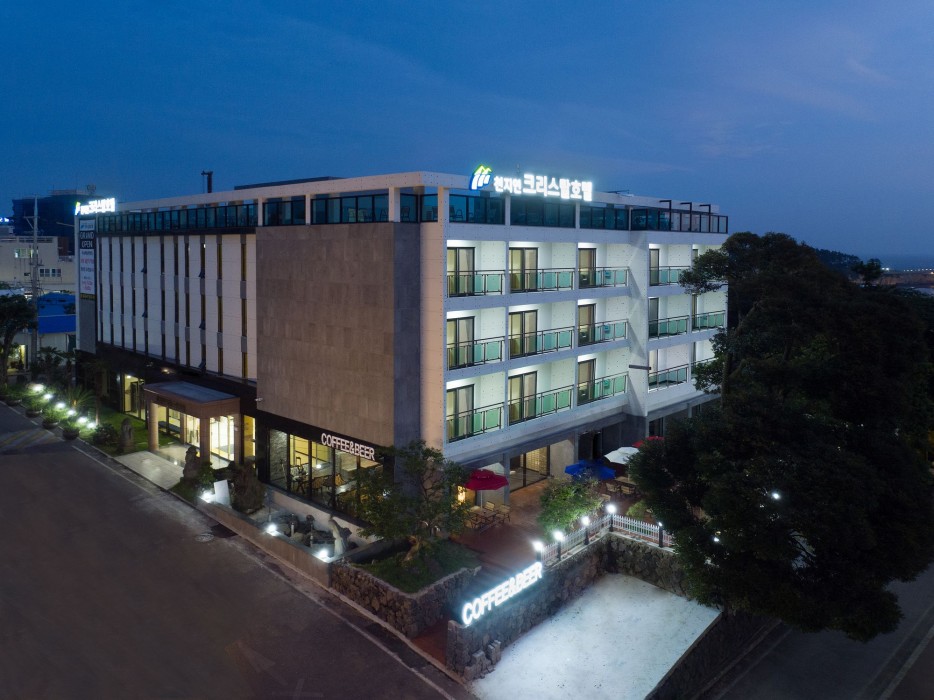 Cheonjiyeon Crystal Hotel 34/80