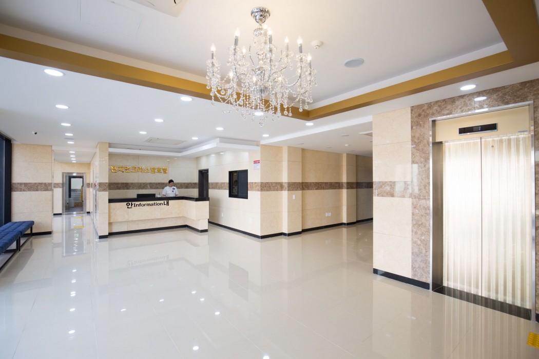 Cheonjiyeon Crystal Hotel 42/80