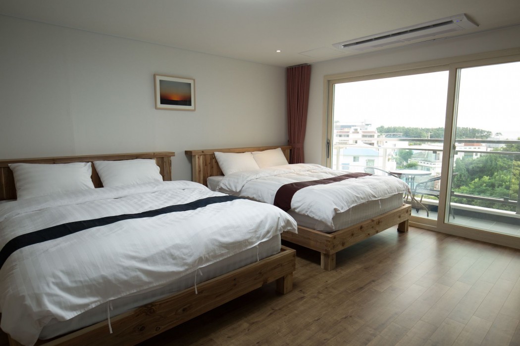 Cheonjiyeon Crystal Hotel 37/80