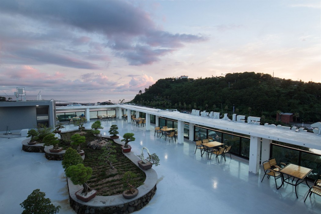 Cheonjiyeon Crystal Hotel 28/80