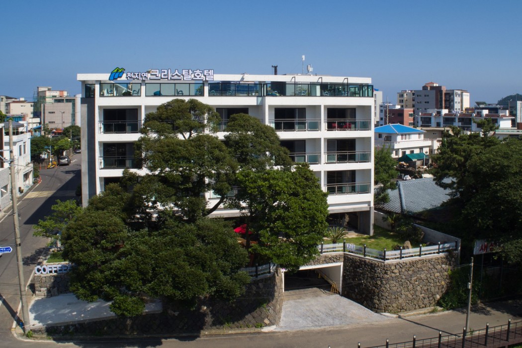 Cheonjiyeon Crystal Hotel 46/80