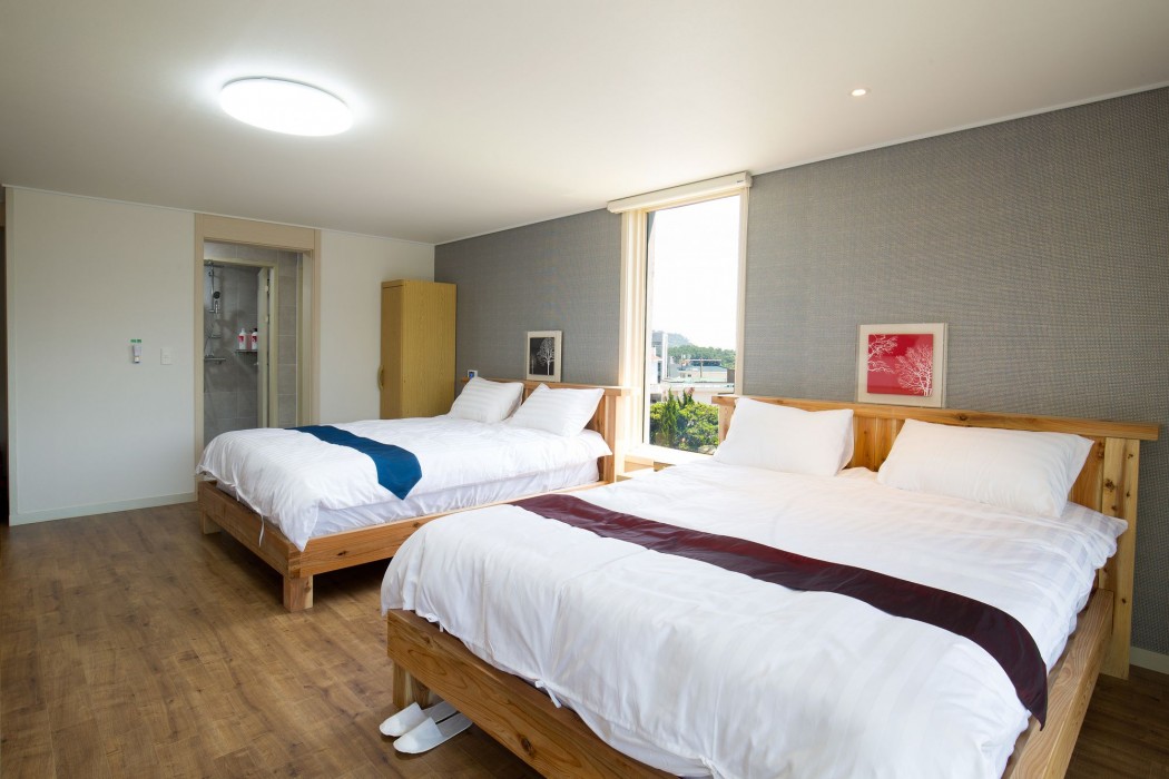 Cheonjiyeon Crystal Hotel 31/80