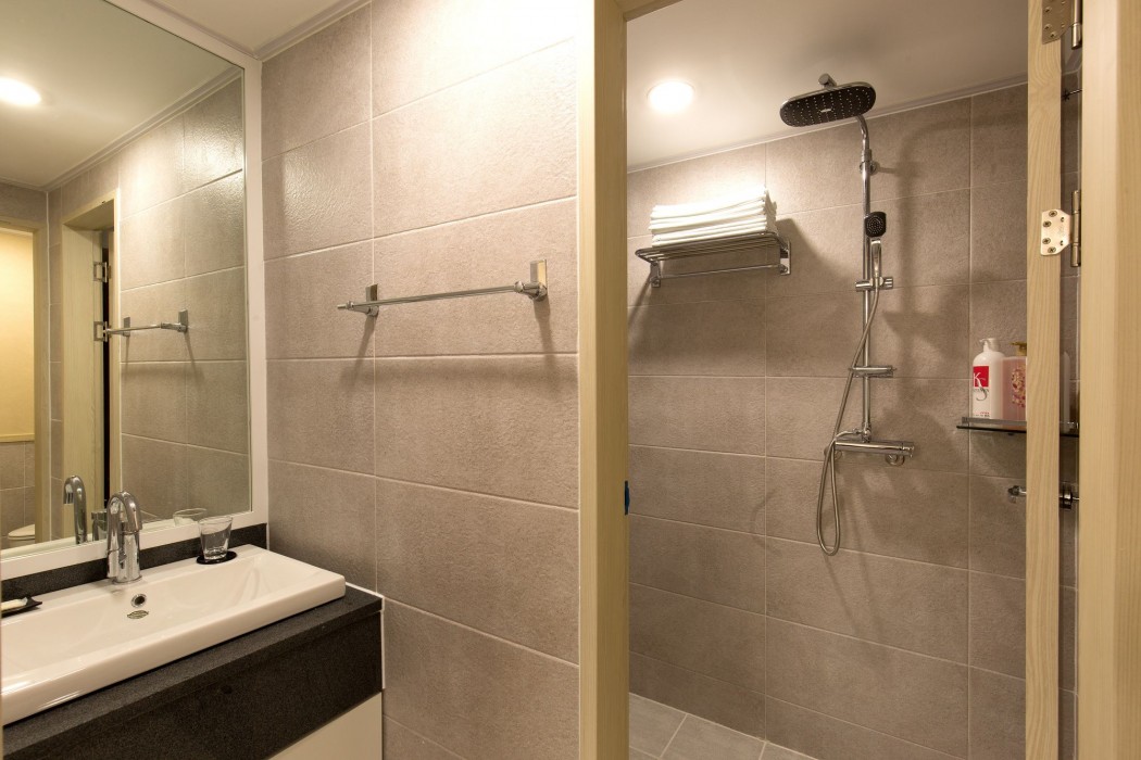 Cheonjiyeon Crystal Hotel 32/80