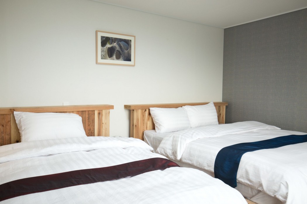 Cheonjiyeon Crystal Hotel 38/80