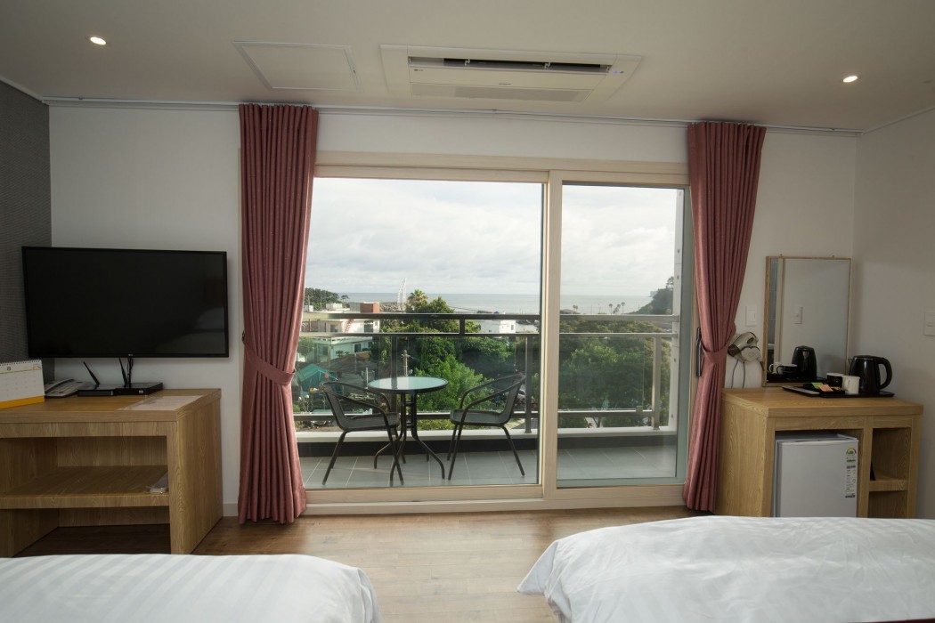 Cheonjiyeon Crystal Hotel 43/80