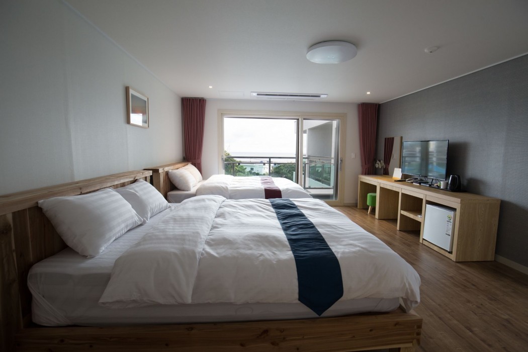 Cheonjiyeon Crystal Hotel 41/80
