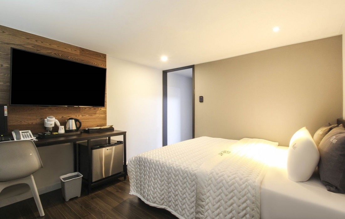 Hotel The Hit 16/45