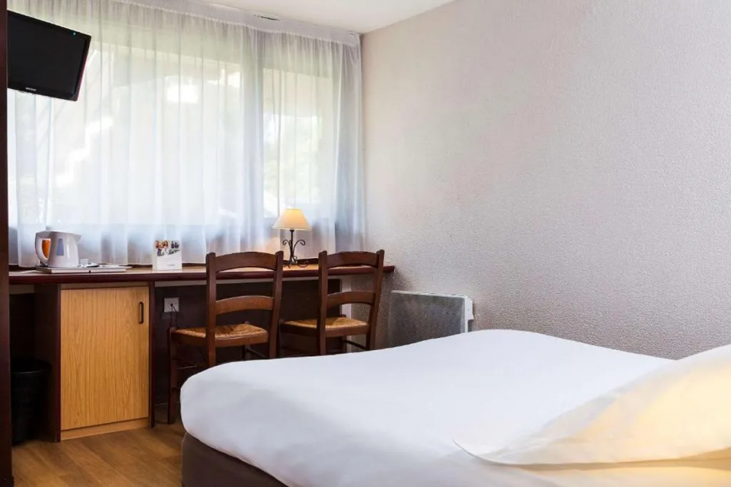 Comfort Hotel Lens - Noyelles Godault 9/22
