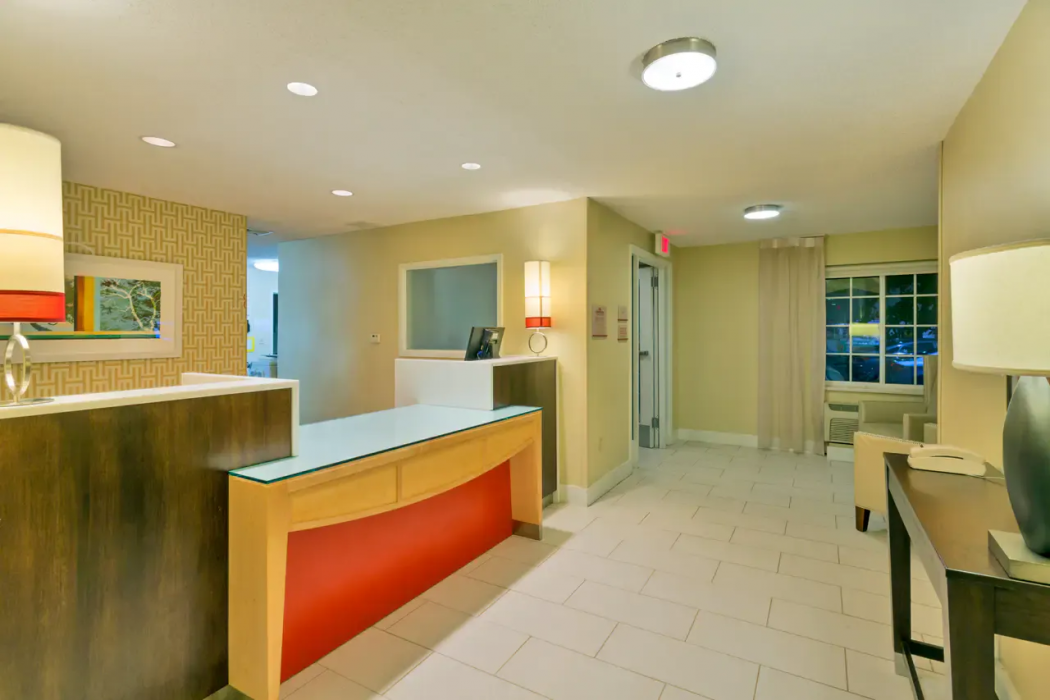 MainStay Suites Orlando Altamonte Springs 2/10