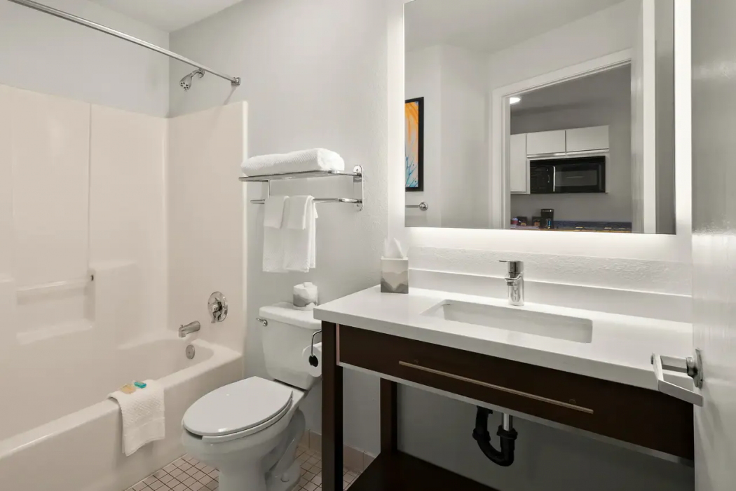 MainStay Suites Orlando Altamonte Springs 4/10