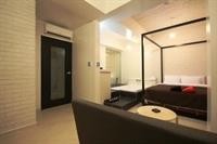 October Hotel 42/80