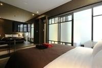 October Hotel 38/80