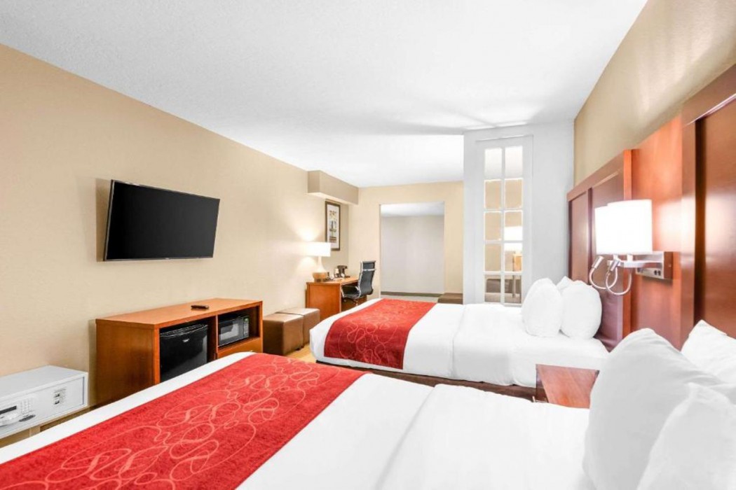 Comfort Suites Orlando International Airport 8/35