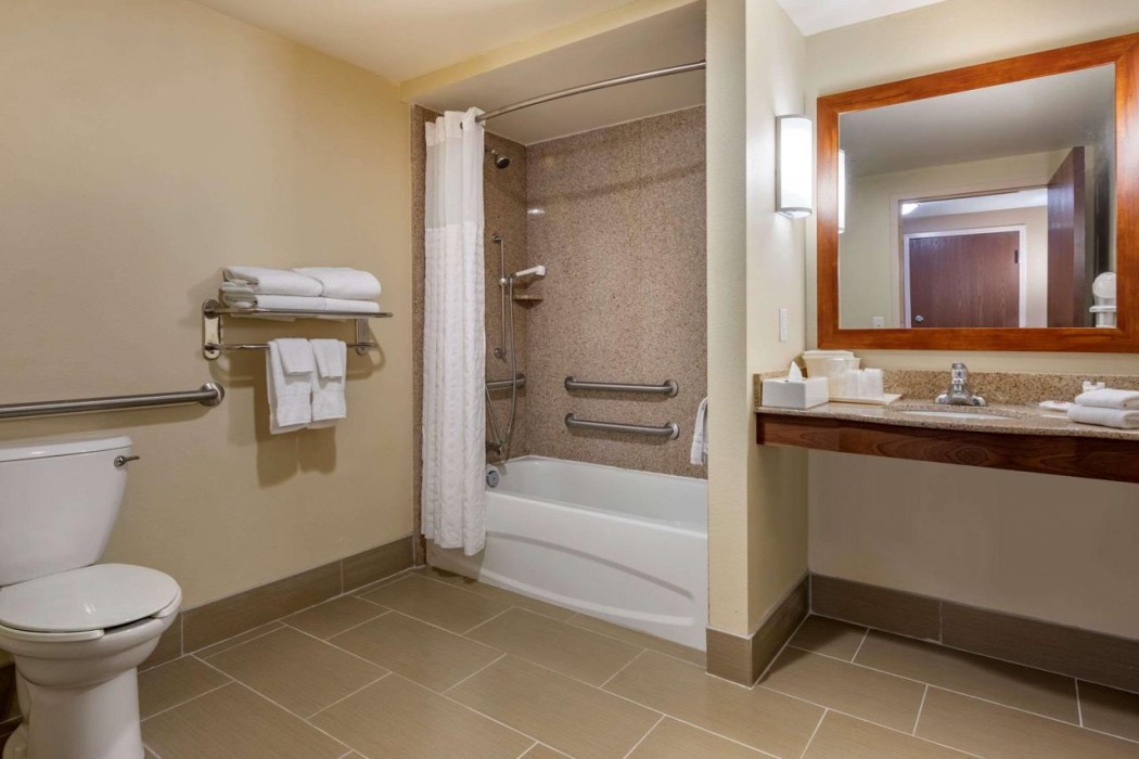 Comfort Suites Orlando International Airport 13/35