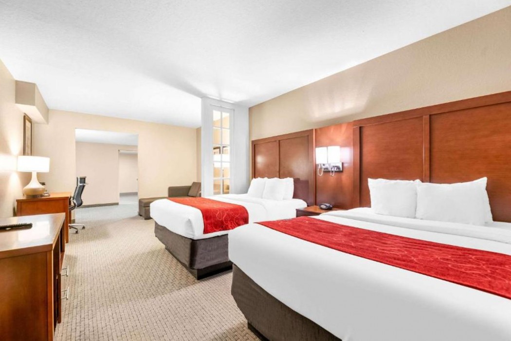 Comfort Suites Orlando International Airport 9/35