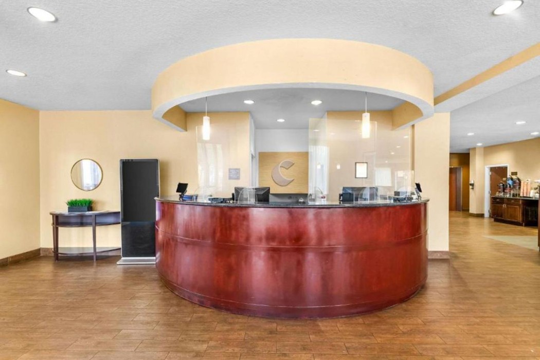 奥兰多机场凯富套房酒店(Comfort Suites Orlando Airport) 图片2