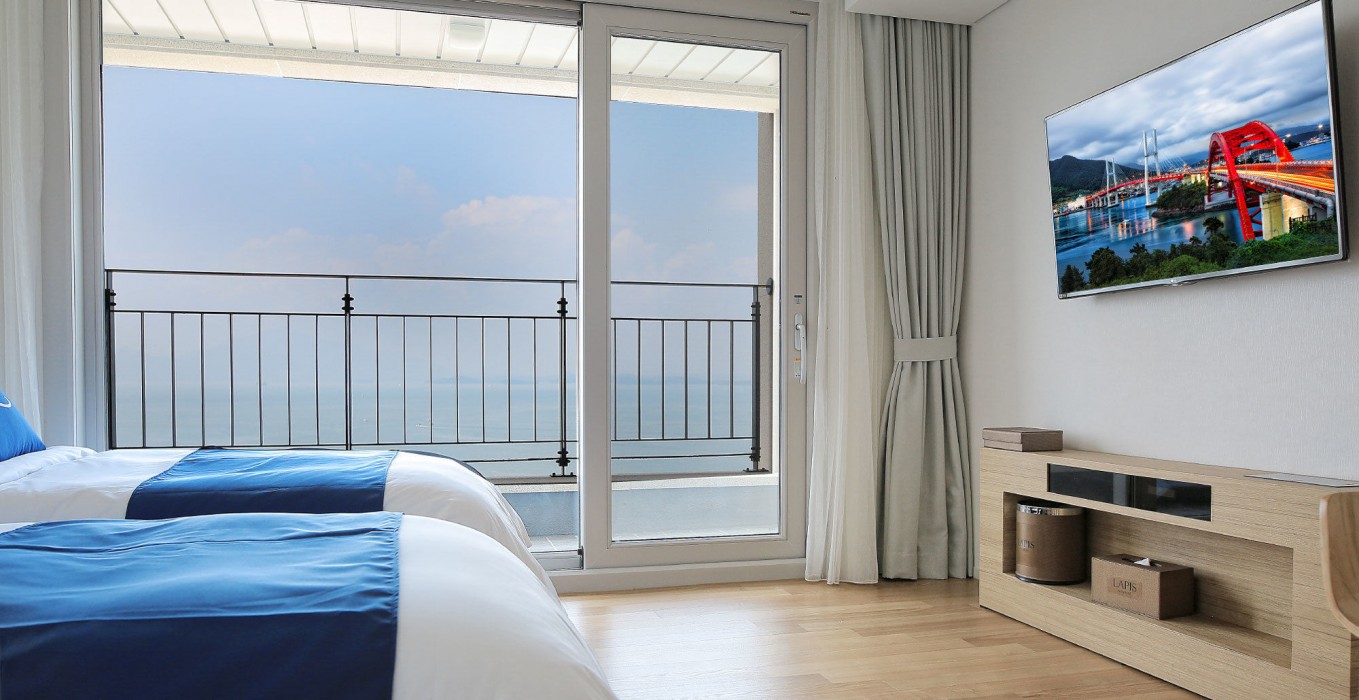Lapis Hotel 43/70
