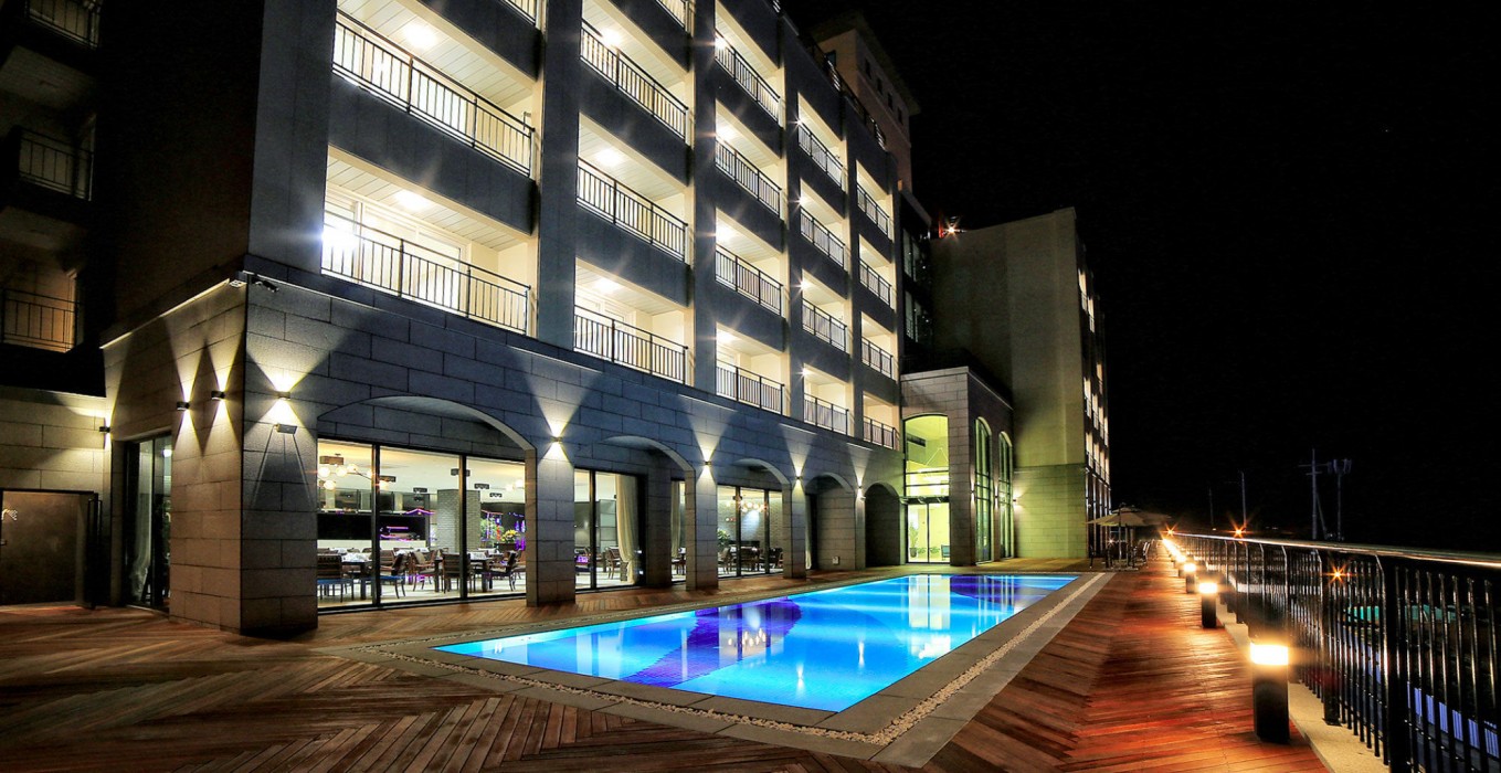Lapis Hotel 47/70
