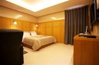 The S Hotel 18/61