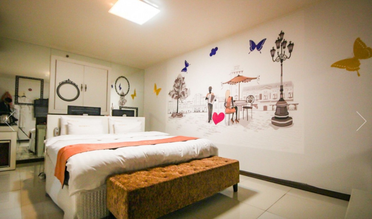 Beauty Motel 37/56