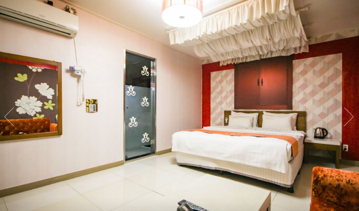 Beauty Motel 41/56