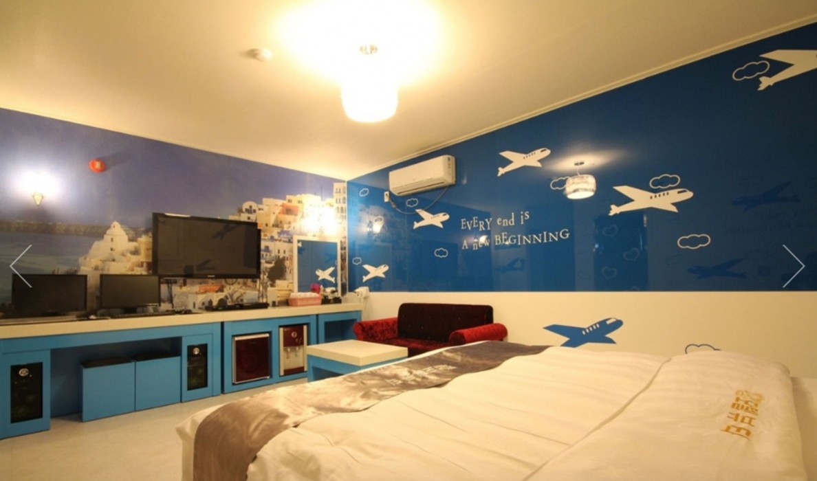 Beauty Motel 45/56