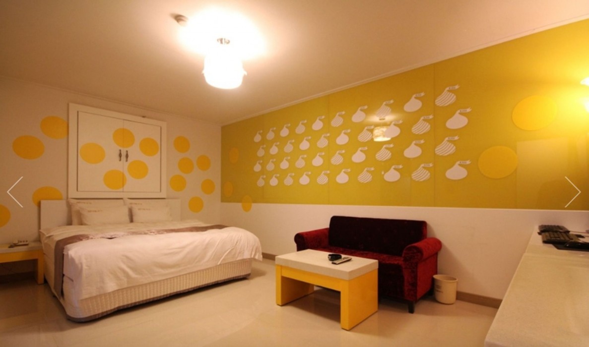 Beauty Motel 44/56
