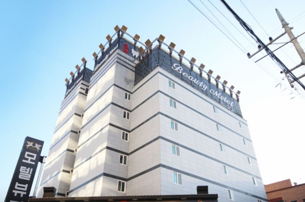 Beauty Motel 21/56