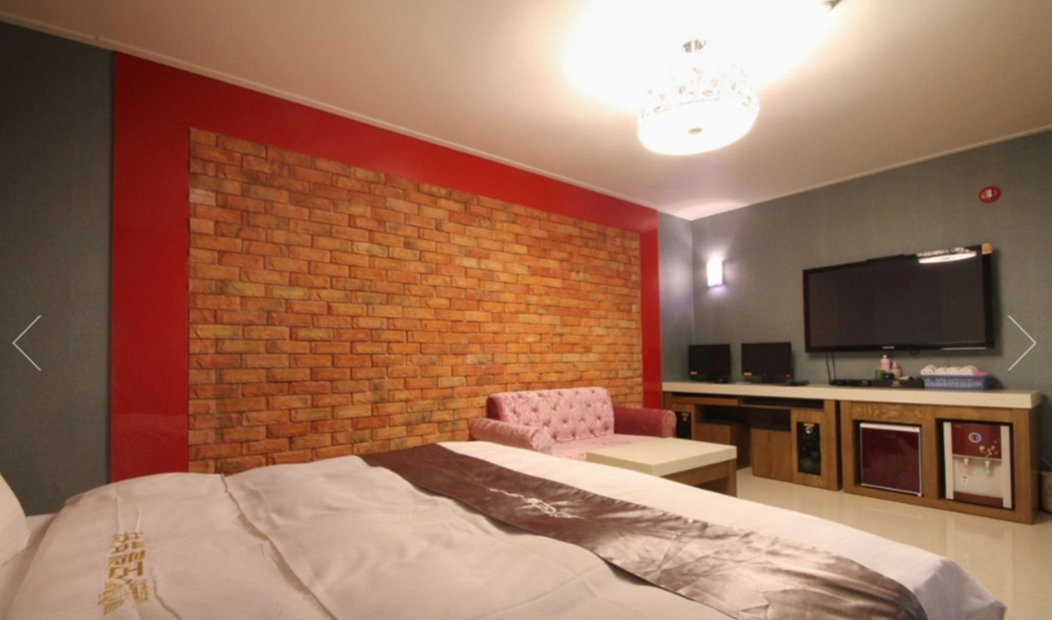 Beauty Motel 28/56