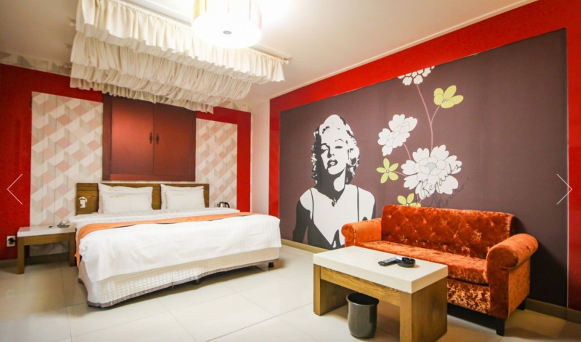 Beauty Motel 39/56