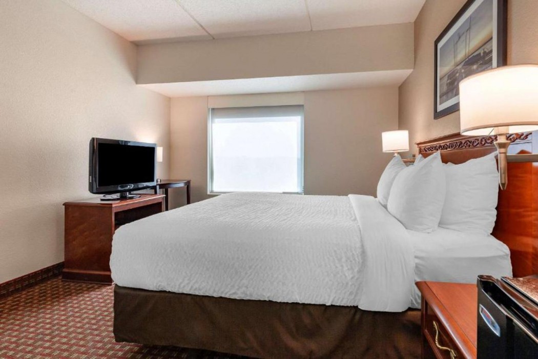 Clarion Suites At The Alliant Energy Center 9/27